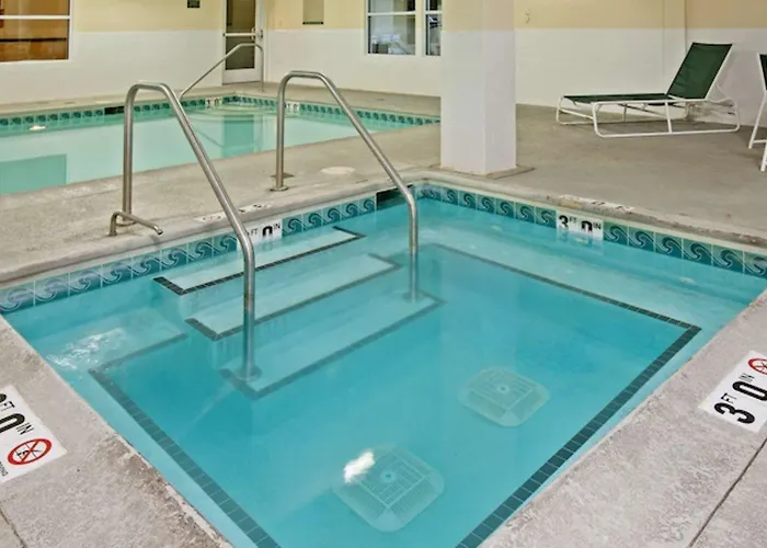 Hotel Country & By Radisson, Chicago O'hare South, Il 3*