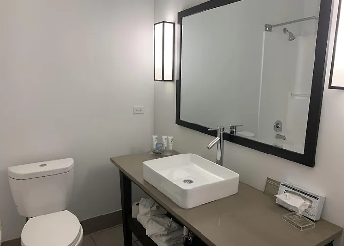 Hotel Country & By Radisson, Chicago O'hare South, Il 3*
