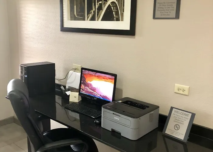 Hotel Country & By Radisson, Chicago O'hare South, Il 3*